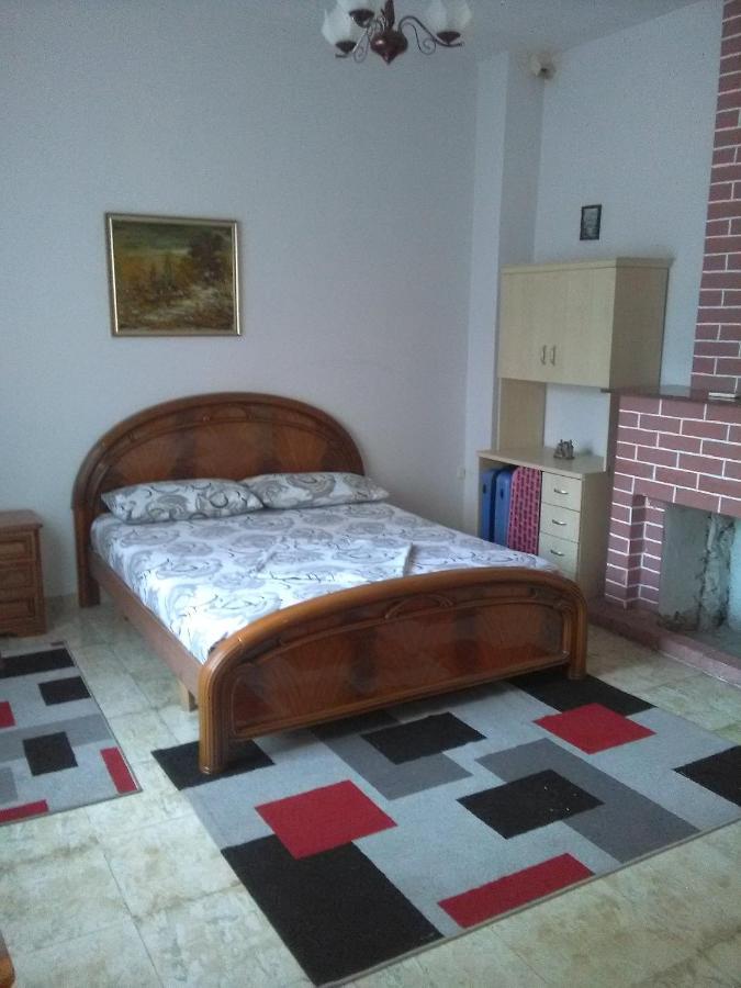Vila Sula Guesthouse Durres Exterior photo